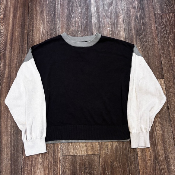-Monrow Color-Blocked Relaxed Sweater. 455 - Picture 2 of 9